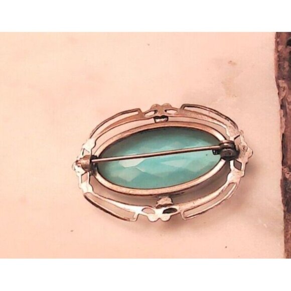 Large Blue Glass Brooch Pin Silvertone This beautiful brooch combines a stunning - Picture 7 of 9